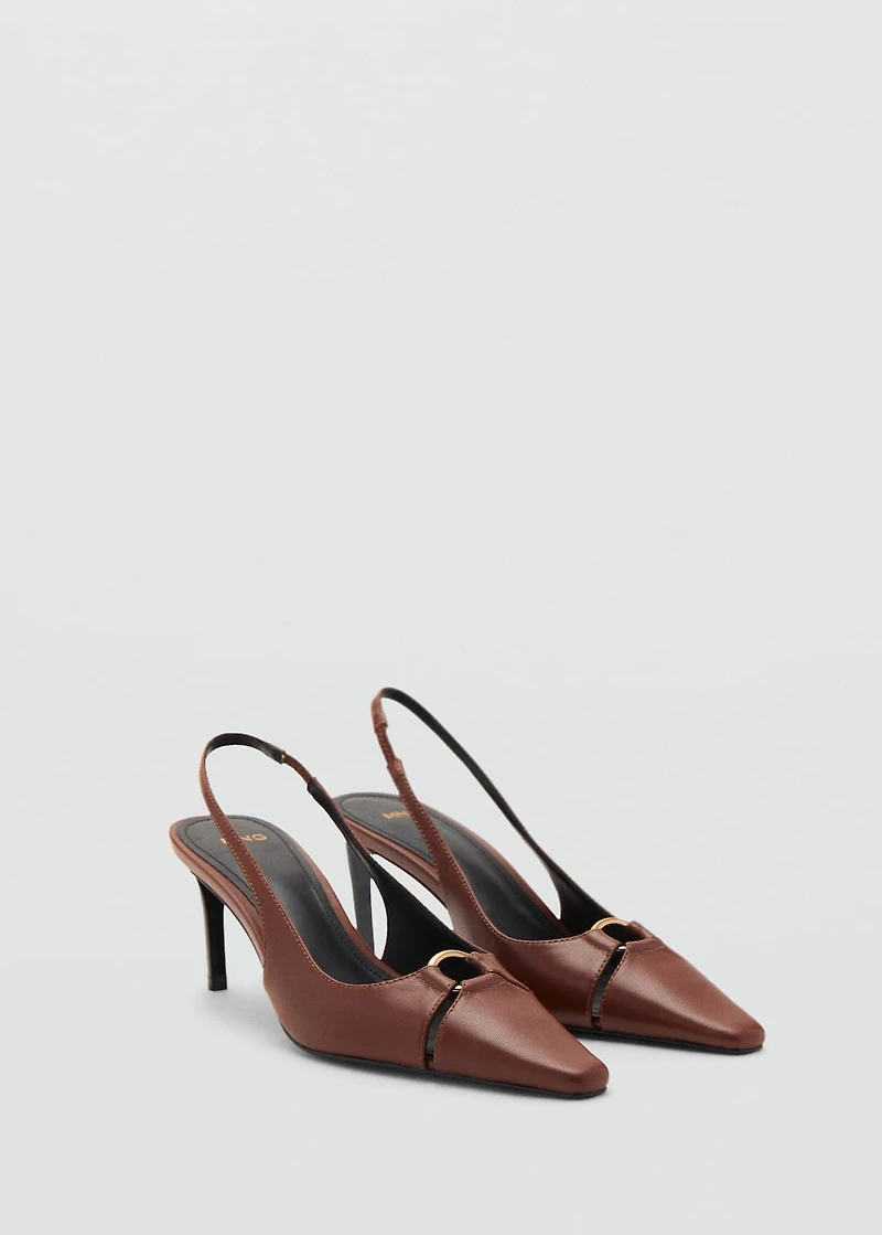 Leather heeled shoes with ring