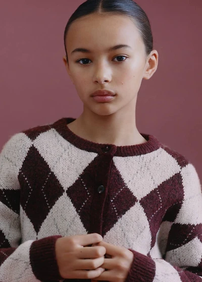 Knitted cardigan with diamonds