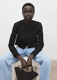 Embroidered blouse with buttons