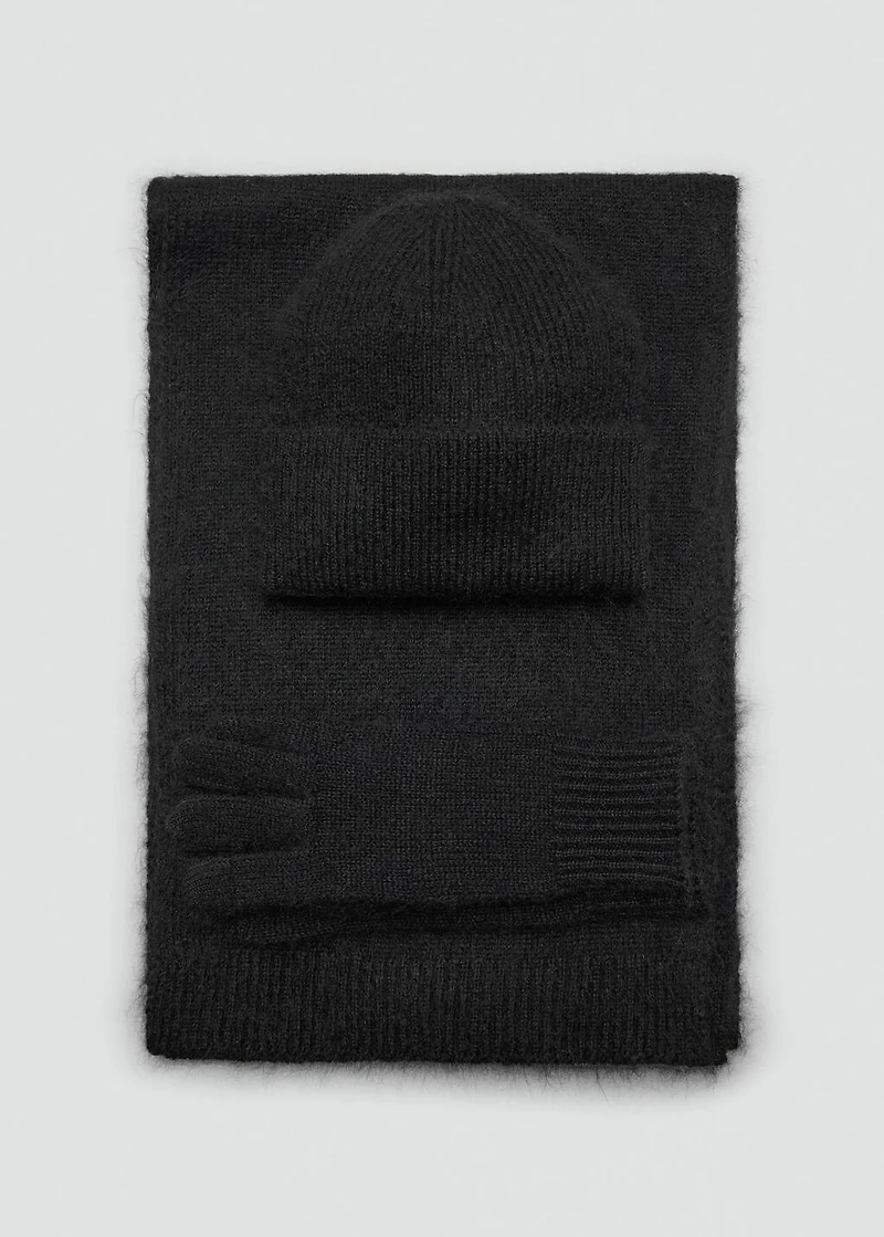 Knitted gloves