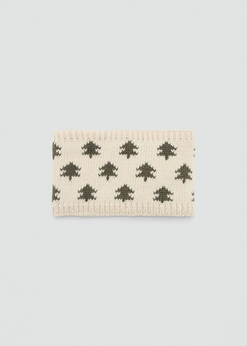 Embroidered knitted scarf