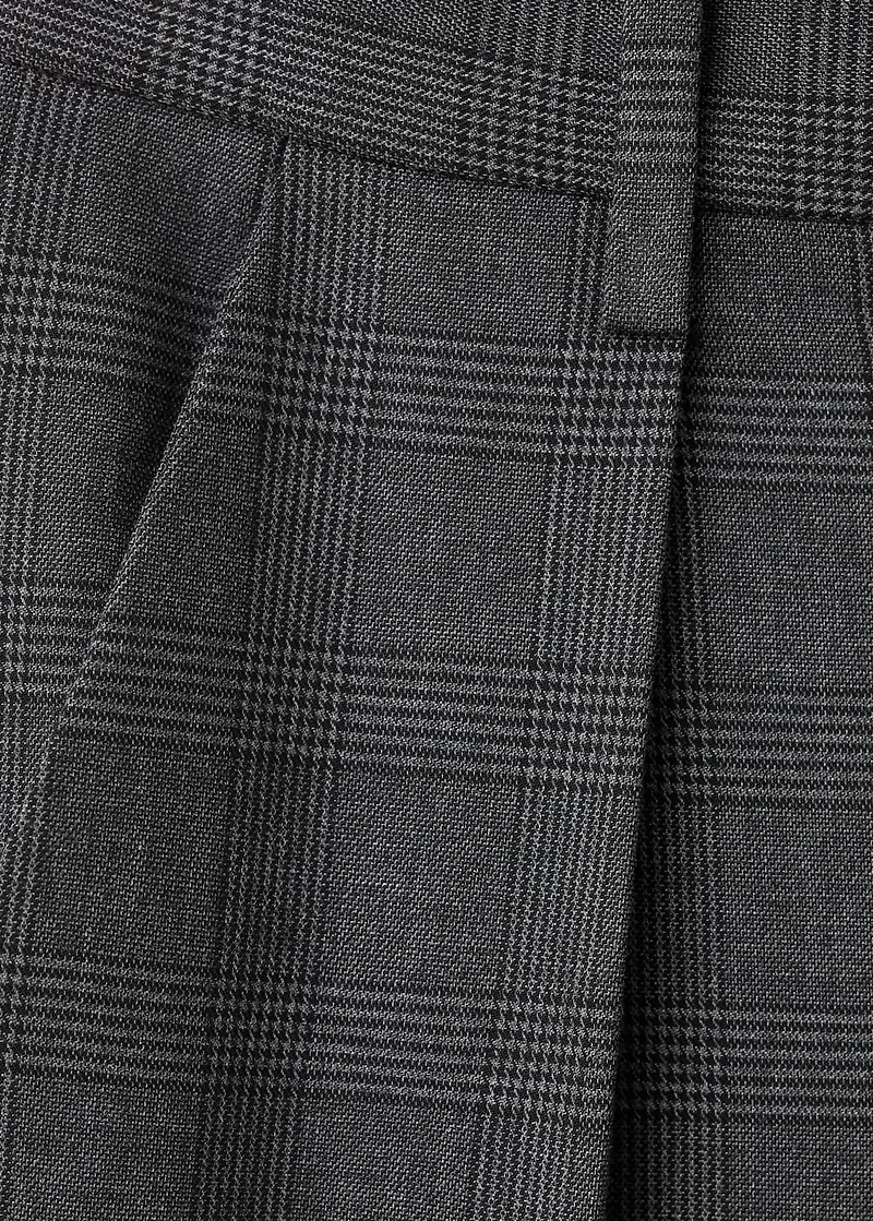 Check pleated pants