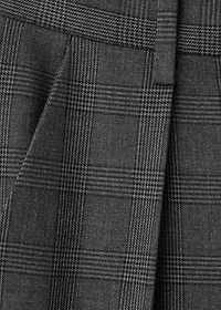 Check pleated pants