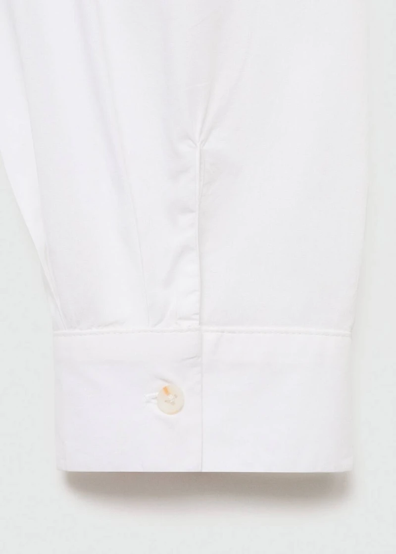 Cotton shirt with decorative button