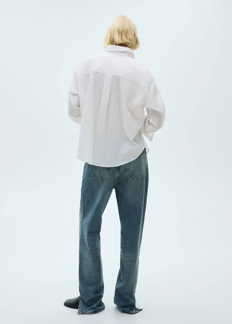 Cotton shirt with decorative button
