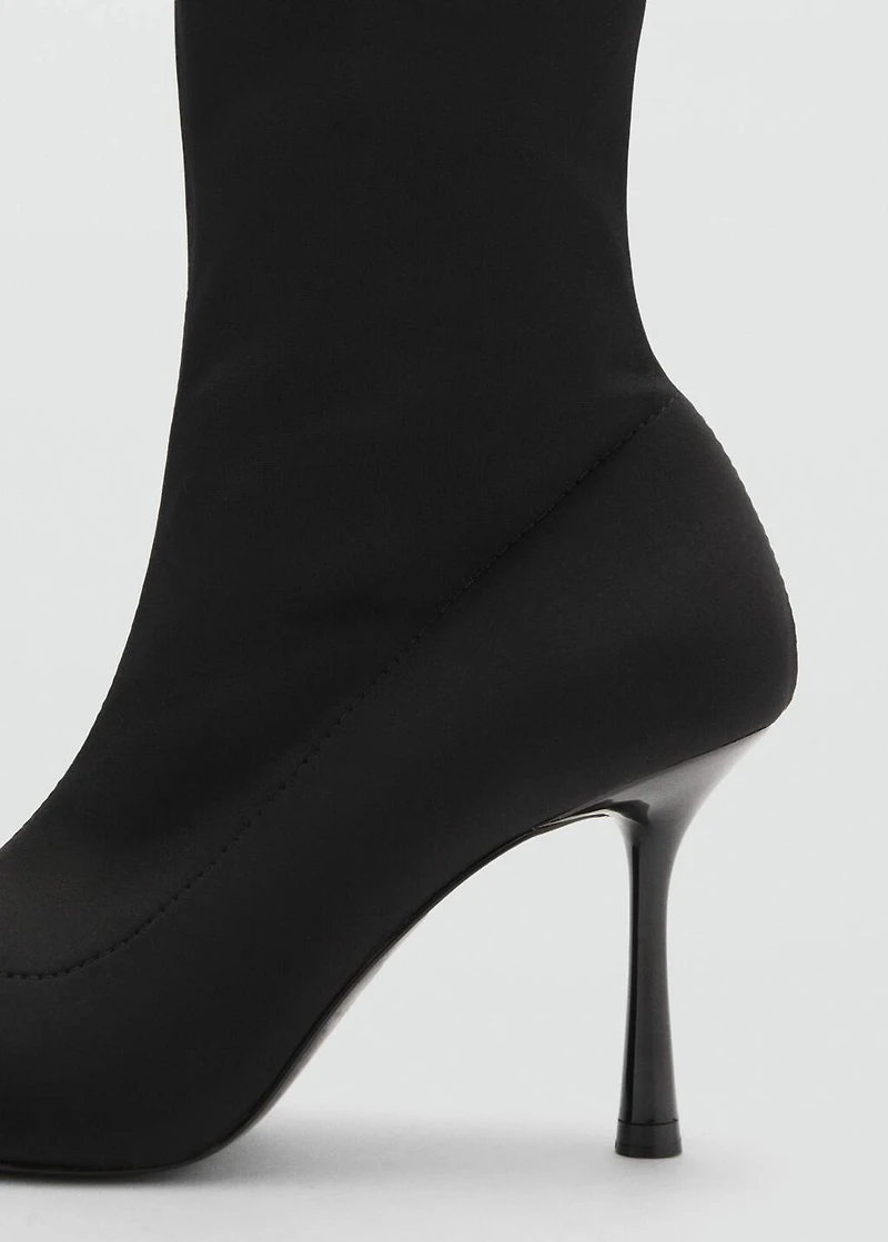 Heel sock boots