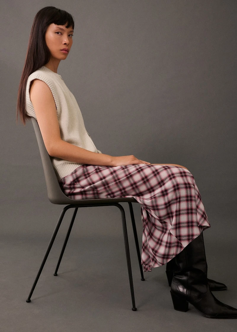 Knitted vest with zip