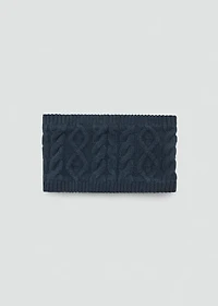 Cable-knit scarf