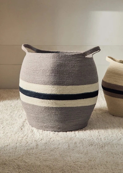 Large jute basket with stripes