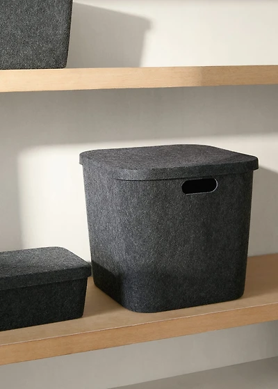 Square felt box with lid