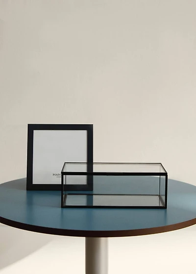 Small jewelry box with metal profile