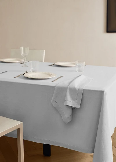 Cotton hemstitched tablecloth for 6 to 8 diners