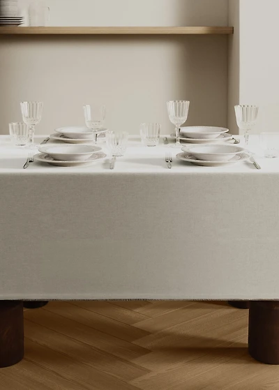 Resin-coated linen tablecloth with contrast overlock for 2 to 4 diners