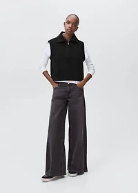 Perkins-neck knitted vest
