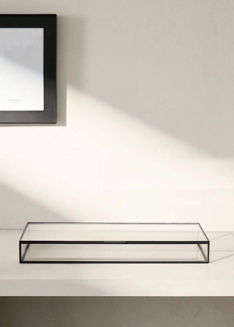 Medium jewelry box with metal profile