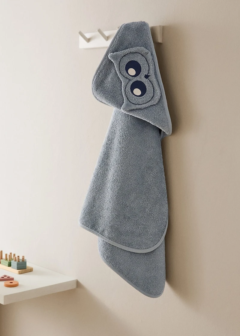 Children's terry cotton bath towel with owl design