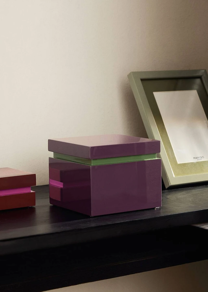 Square two-tone lacquered box