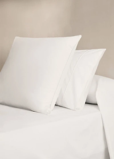 500-thread count cotton percale pillowcase with rounded piping detail 45x110 cm