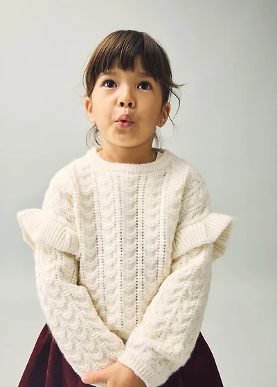 Ruffle knitted sweater