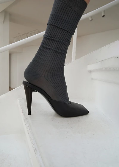 Open-toe leather shoes
