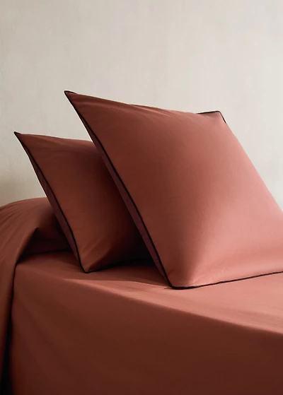 Two 200-thread count percale cotton pillowcases with contrasting overlock 50x75 cm