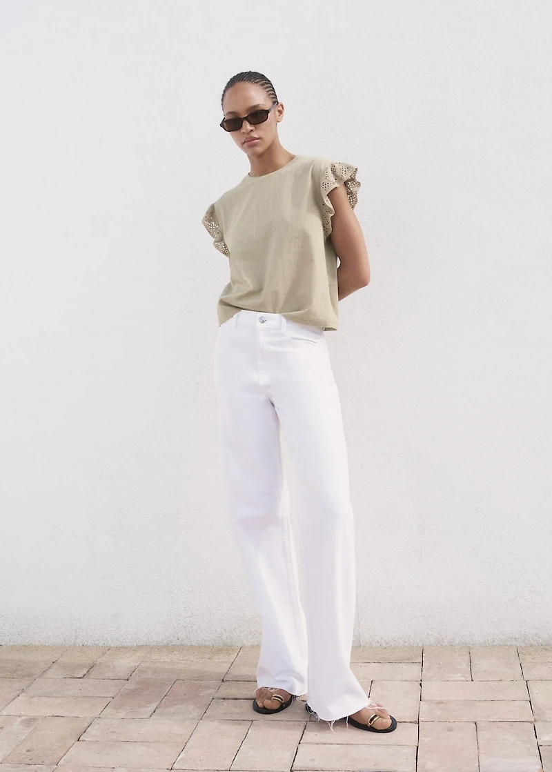 Short-sleeved t-shirt with ruffled English embroidery detail