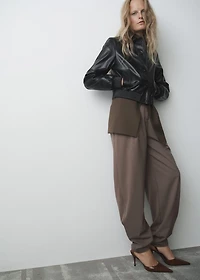 Pointed shoes with patent leather effect