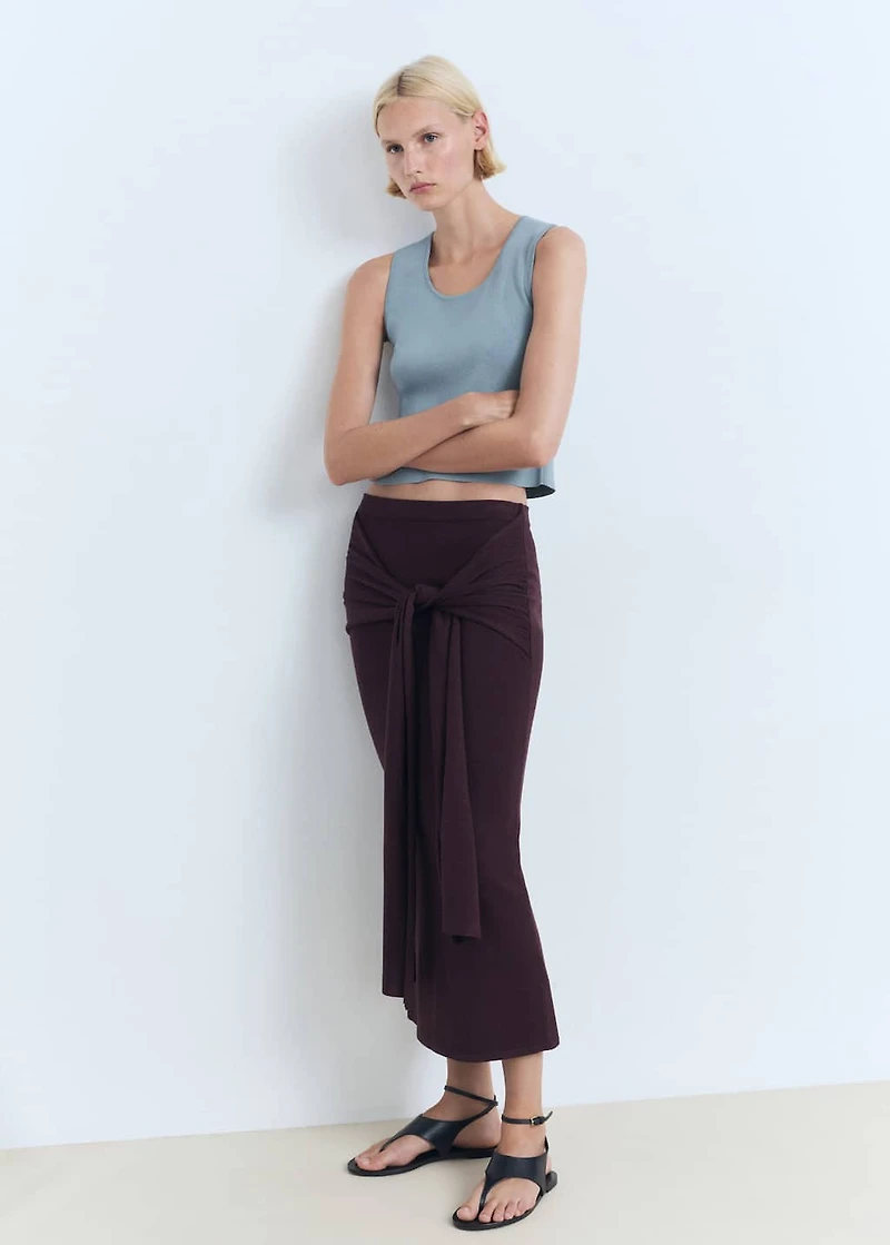 Low-cut knitted crop top