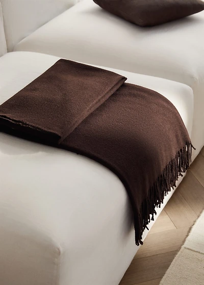 Wool-blend blanket with fringes