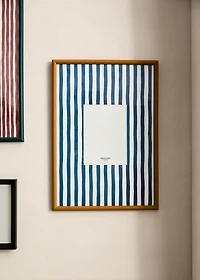 Medium wood frame with lines