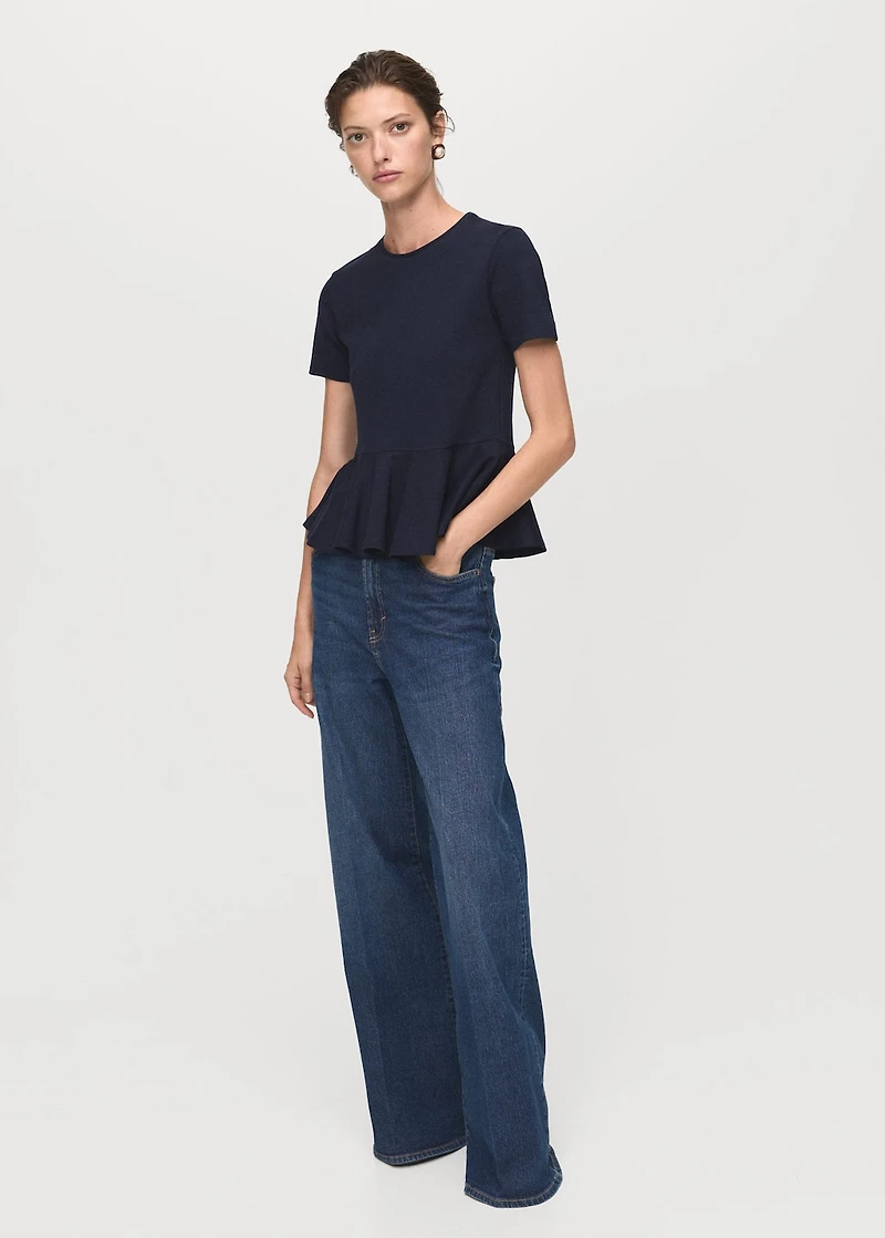 Short-sleeved peplum t-shirt