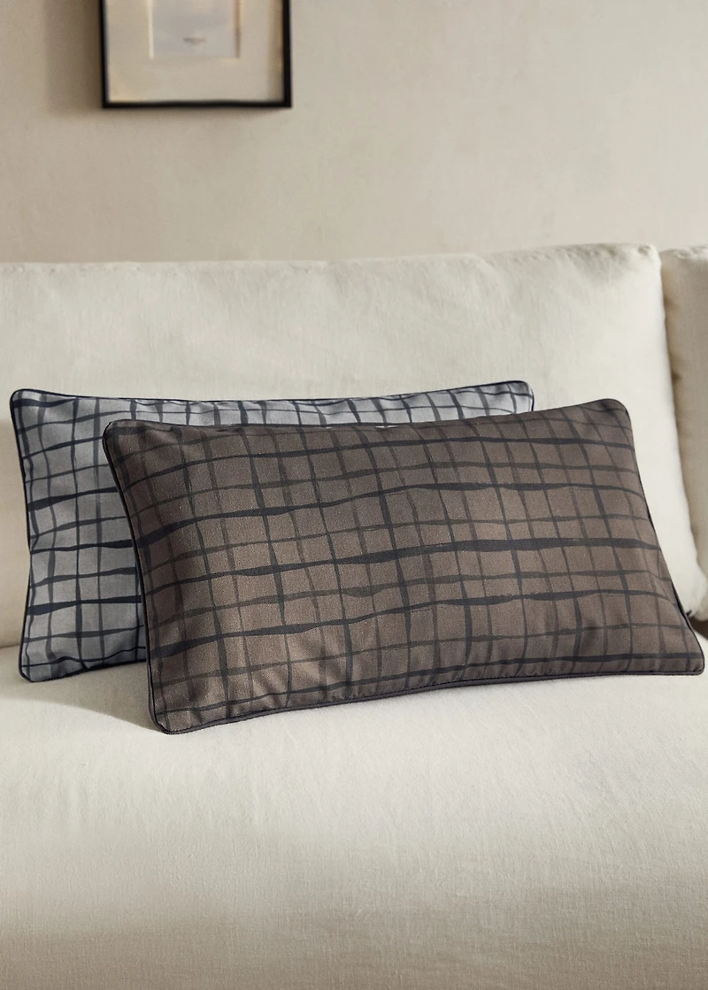 Checked-print cushion cover