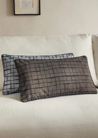Checked-print cushion cover