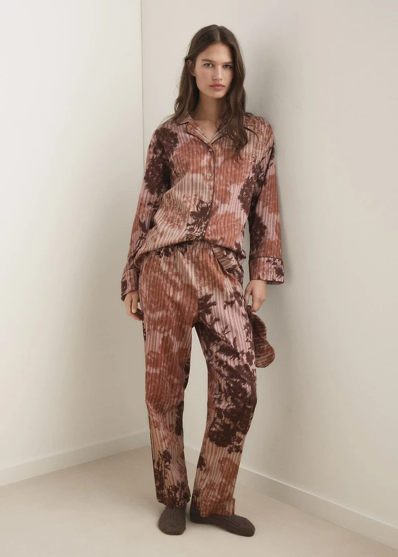 Pajama bottoms with blurred print