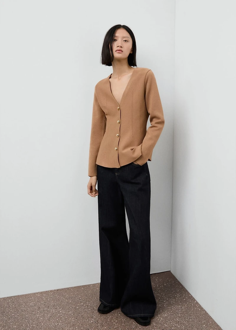 Fitted knitted jacket with buttons