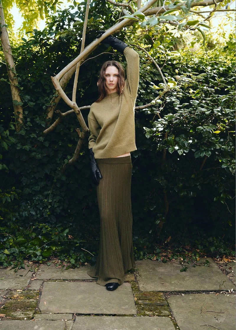 Pleated knit skirt