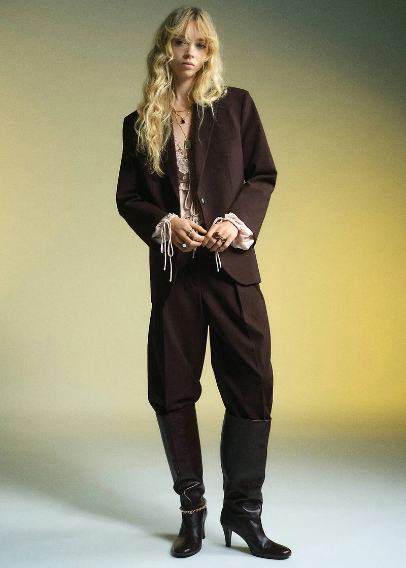 Wide-leg mid-rise pleated pants