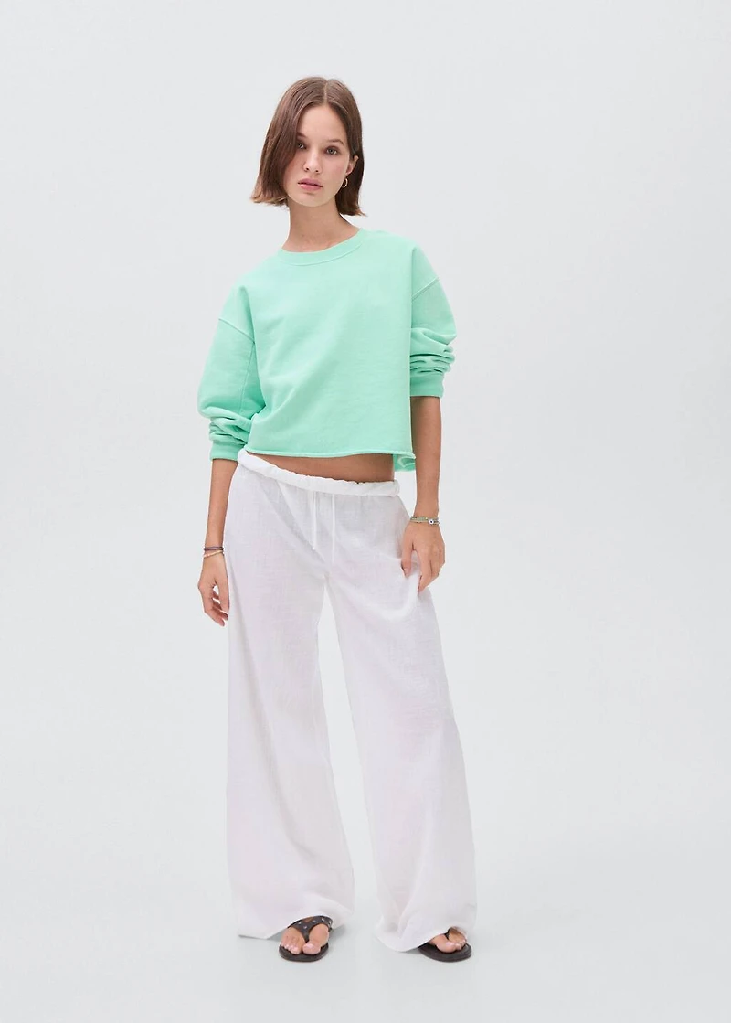 Sweatshirt with seamless finish