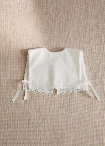Terry bib with lace trim