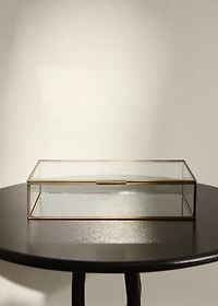 Medium box with metal profile