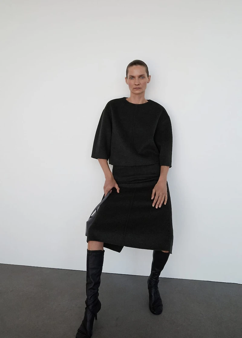 Wool top with three-quarter sleeve