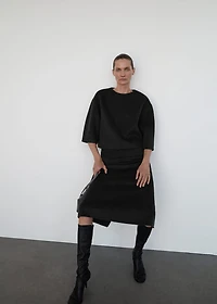 Wool top with three-quarter sleeve