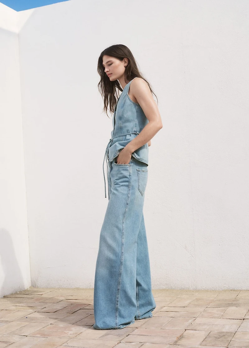 High-waisted wide-leg jeans