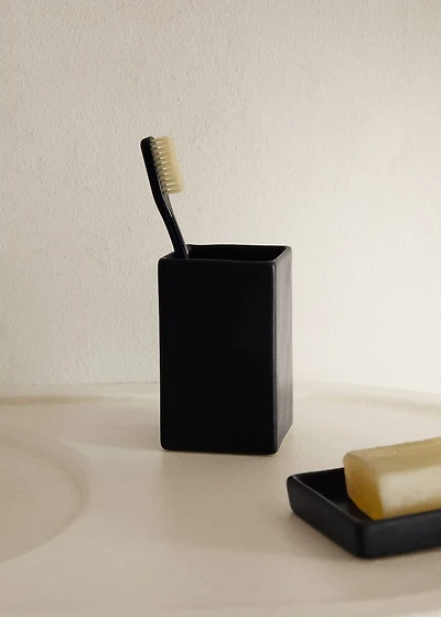 Stoneware bathroom glass with matte finish