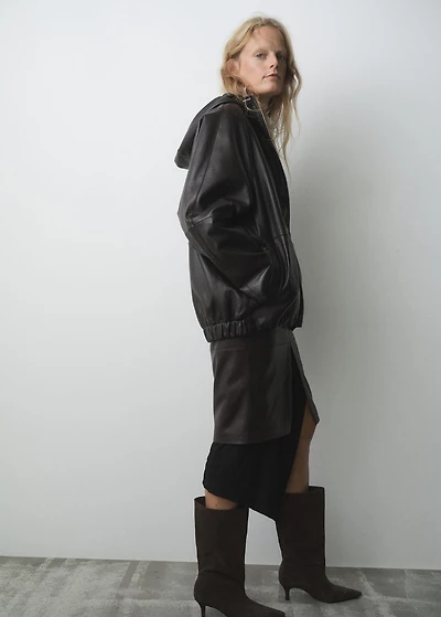 Suede ankle boot with kitten heel