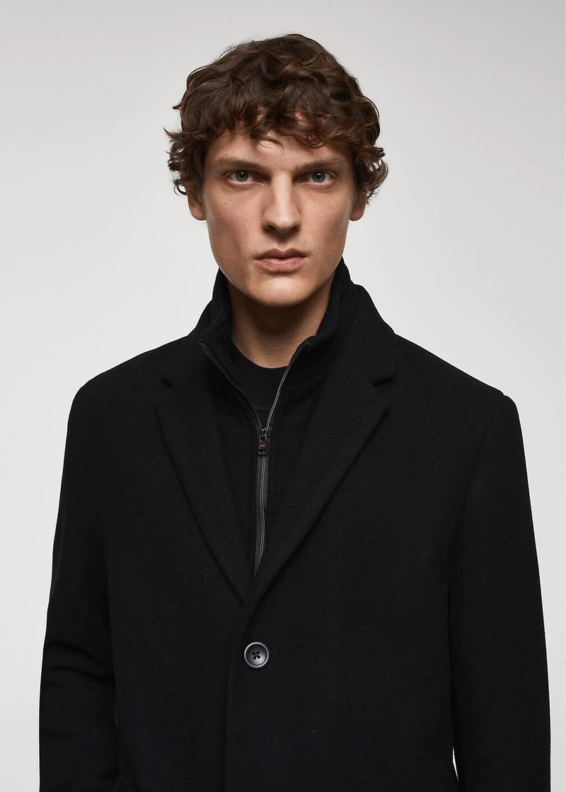 Wool coat with detachable collar