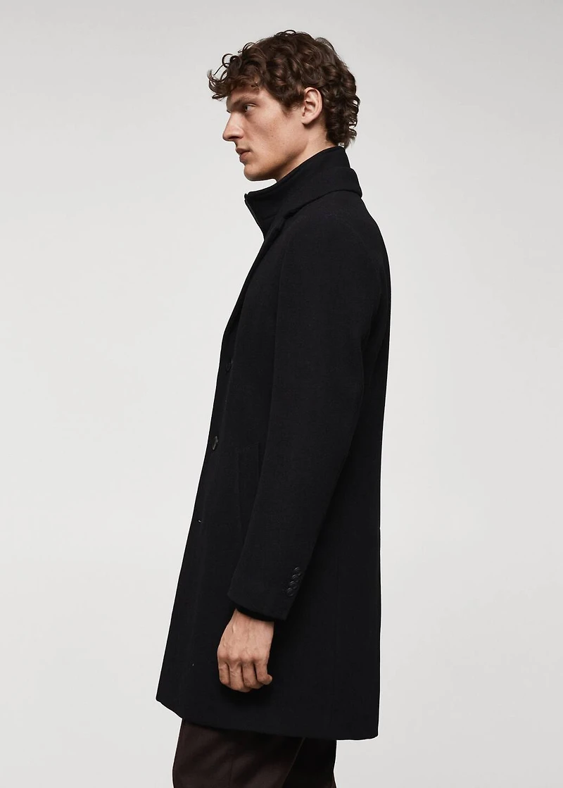 Wool coat with detachable collar