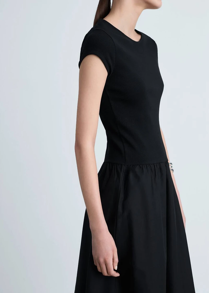 Flared dress combined fabric