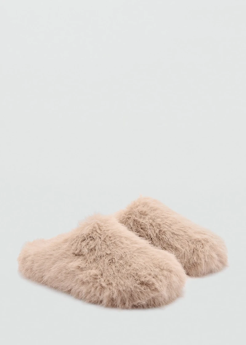 Slippers with fur effect
