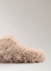 Slippers with fur effect